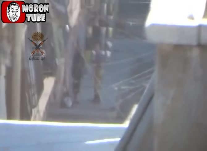 Video :A soldier on patrol gets shot by a Syrian Salafist sniper (public alerted)